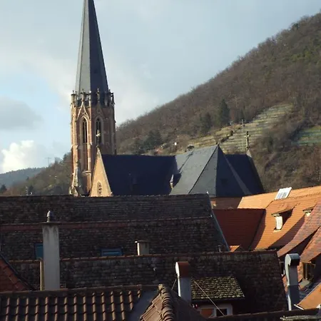 Mittendrin Mit Parkplatz Lejlighed *