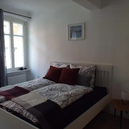 Lejlighed Mittendrin Mit Parkplatz Neustadt an der Weinstraße