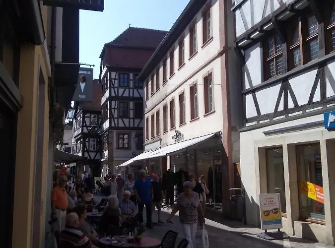 公寓 Mittendrin Mit Parkplatz